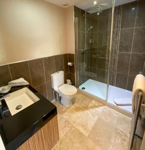 Large Superking Bathroom