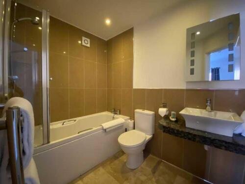 Standard Superking Bathroom